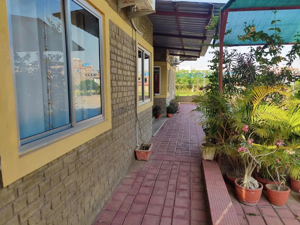 瓦拉纳西 Brick Field酒店 0*,