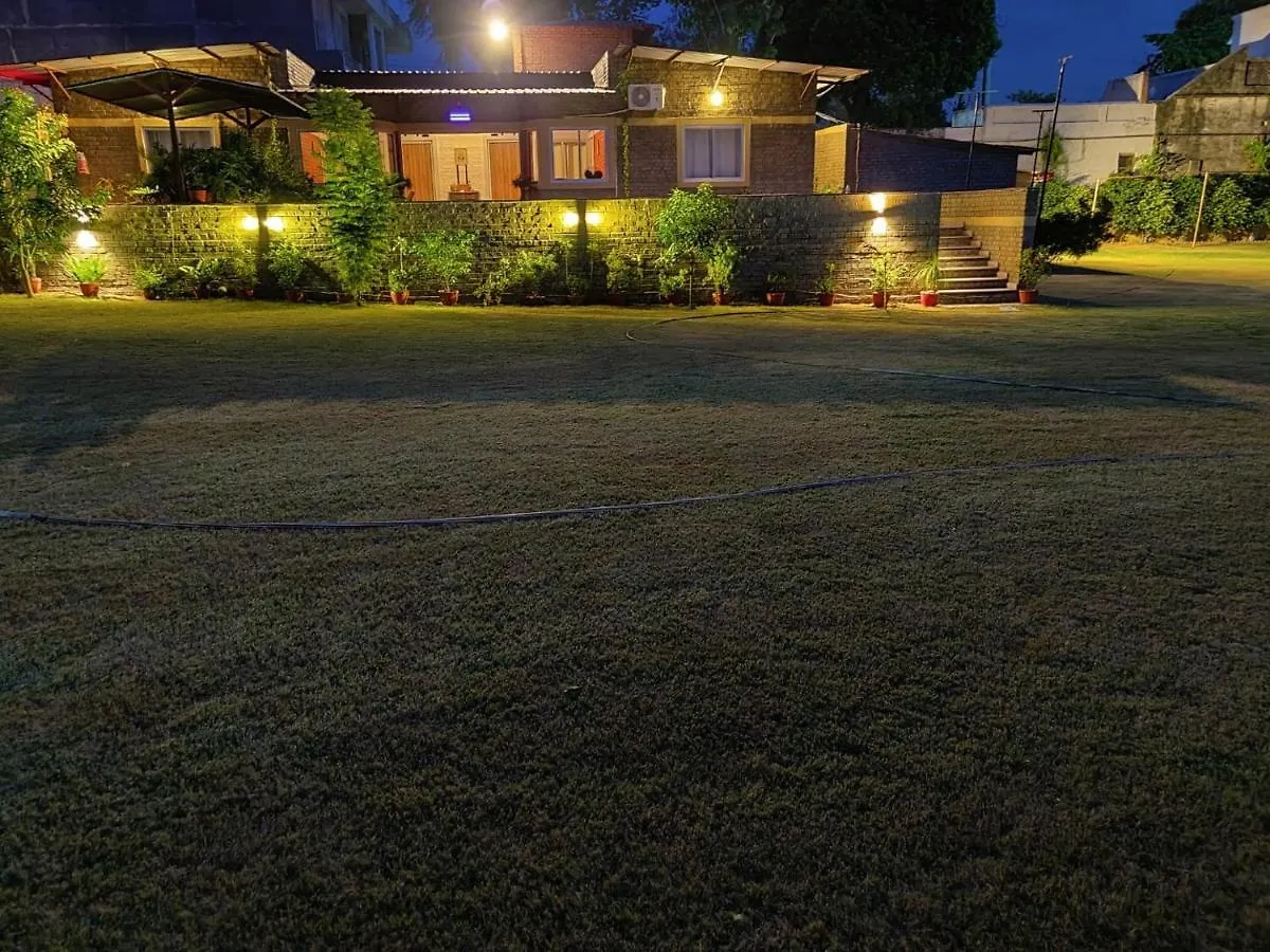 Konukevi Brick Field Otel Varanasi